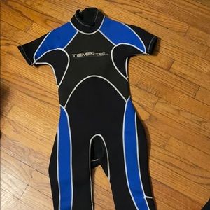 Child’s Tempi-Tec water sports wet suit. Unisex